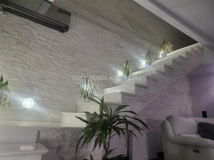Apartament 3 camere  de vanzare  Lunca Cetatuii, - 10
