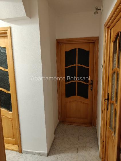 Apartament 4 camere-ultracentral-Piata Mare-Botosani-Accept schimburi  - 4