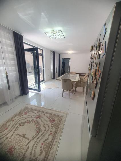 Tomis 2-casa 4 camere decomandate