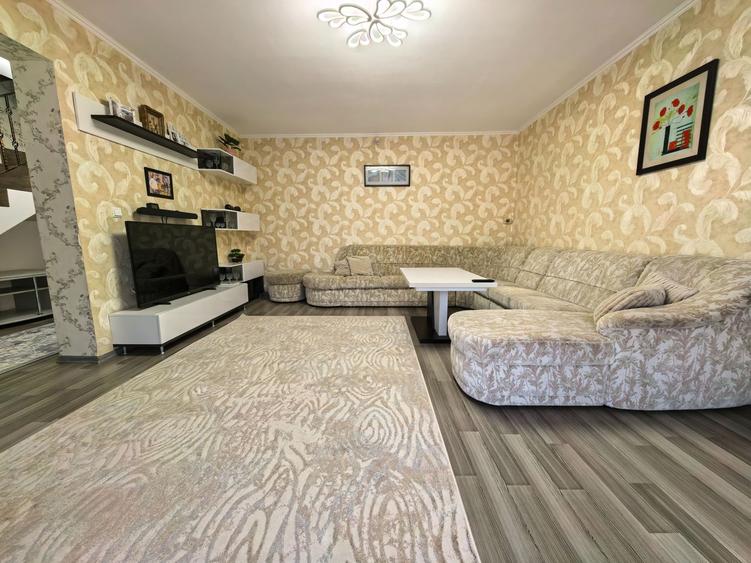 Duplex P+M cu 3 camere și curte, renovata complet