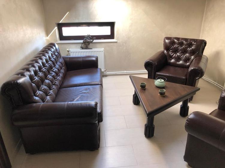 Apartament/Birou 3 camere, Tg. Cucu - Centru, Bloc Italo-Romena