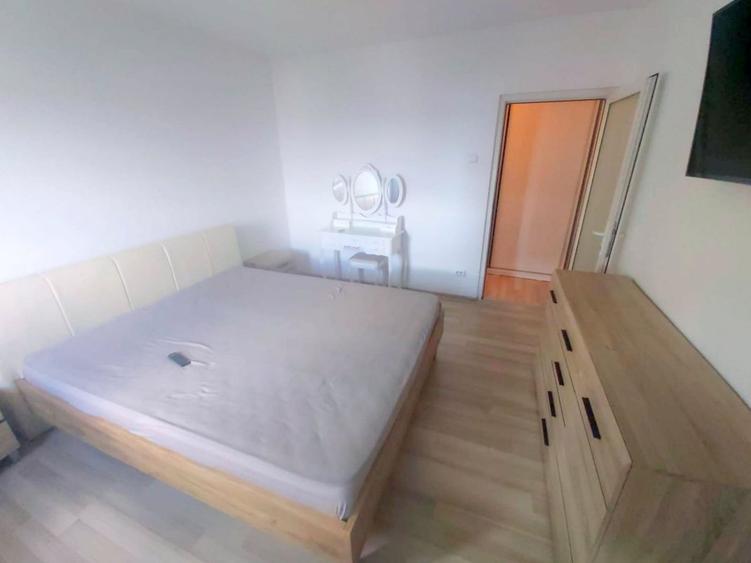 Apartament cu doua camere, decomandat - Bd. Unirii, scoala nr. 10
