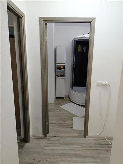 Apartament 2 camere in zona centrala Moldova Noua, langa piata
