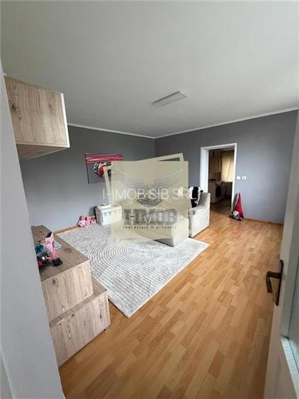 Casa cu 6 camere 2 bai si 1030 mp teren in Viile Sibiului - 19