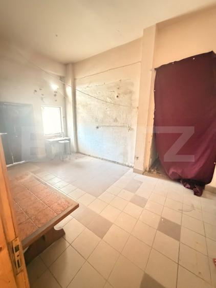 Spatiu de inchiriat, 146 mp, vitrina 20 ml, zona Burdujeni