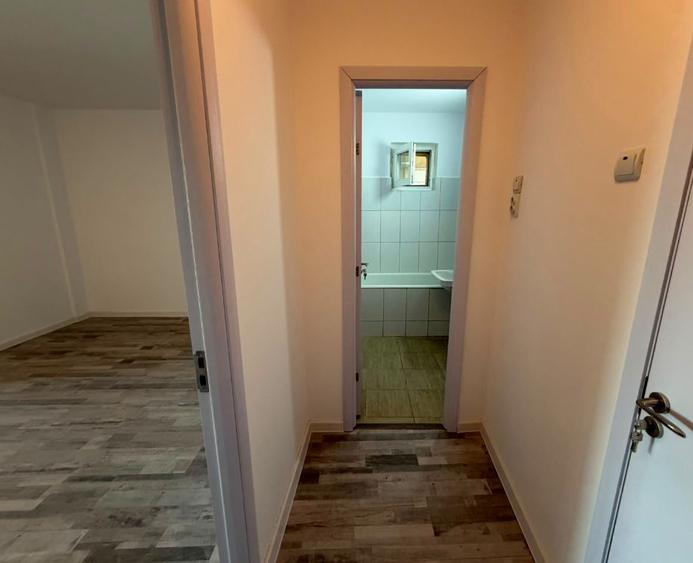Titan, Metrou,bl.1980,reabilitat,et.10/10,renovata,geam la baie, balcon inchis.