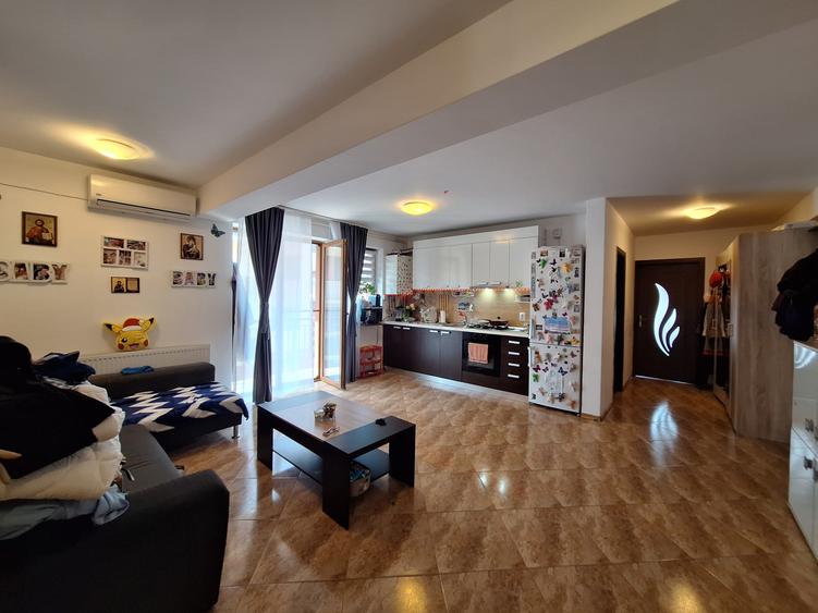 Apartament cu 3 camere, 68 mp, 2 balcoane, zona Parcului Poligon