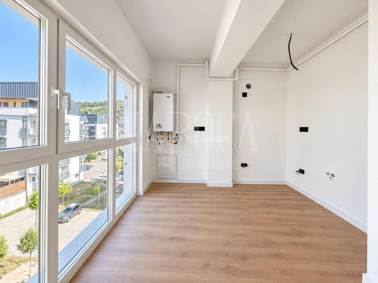 Apartament 3 camere de vanzare in Floresti - 2