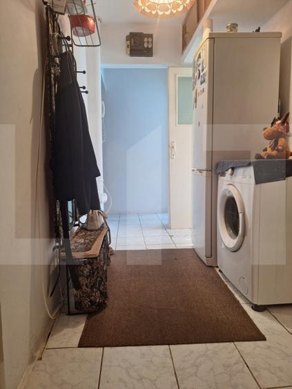 Apartamet de vanzare, cu 3 camere, 46 mp, zona Sagului-SHOPPING CITY