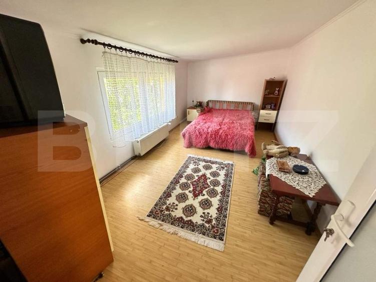 Casă tip P+E+M, 5 camere, 176 mp, semicentrală