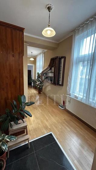Apartament 2 camere în zona Facultatea de Litere