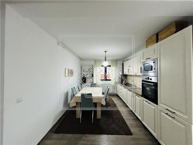 Ap cu 3 camere, 2 bai, gradina si loc de parcare - C. Arhitectilor
