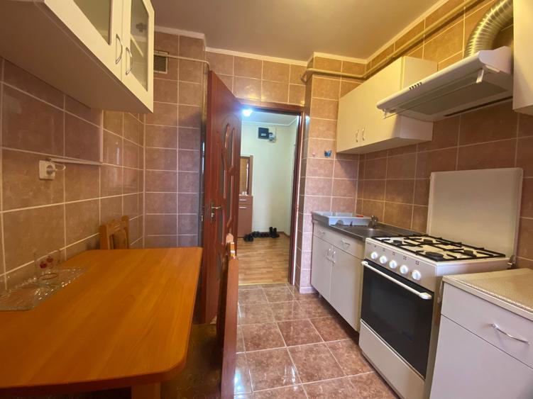 Apartament 2 cam decomandat, centrală termică, mobilat și utilat