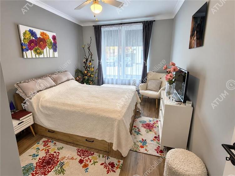 Apartament cochet cu 3 camere, gradina si 3 parcari in zona Selimbar