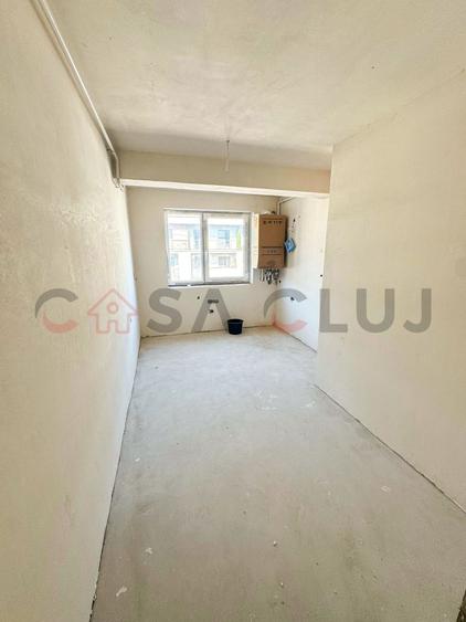 Etaj Intermediar, 2 balcoane, bloc 2025 - Sopor