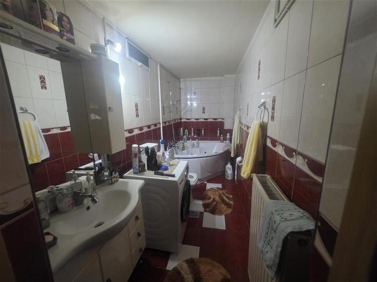 Casa de vanzare 6 camere, 2 bai,garaj, 7 Noiembrie, Targu Mures