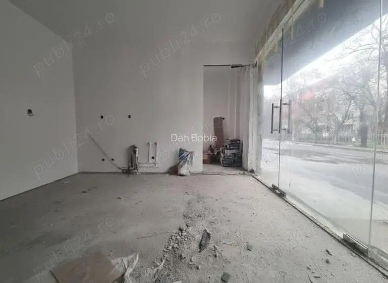 Spatiu Comercial 20Mp Titan Vitrina Sticla Stradala Grup Sanitar