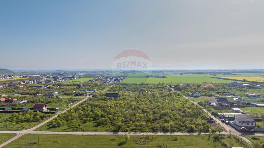 Teren intravilan de 2.073 mp, Sânpetru, zona livadă!