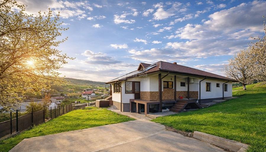 Proprietate cu panorama deschisa, constructie robusta | apus memorabil