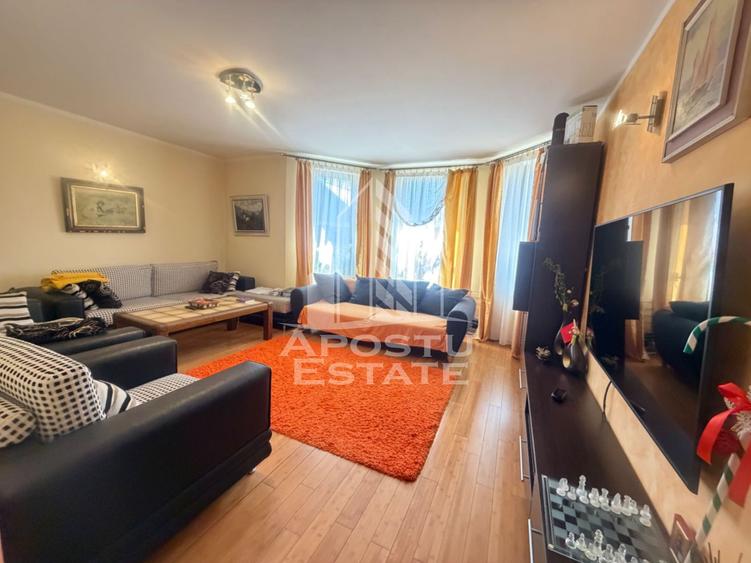 Casa individuala cu 5 camere, carport, 426mp teren in Sanandrei