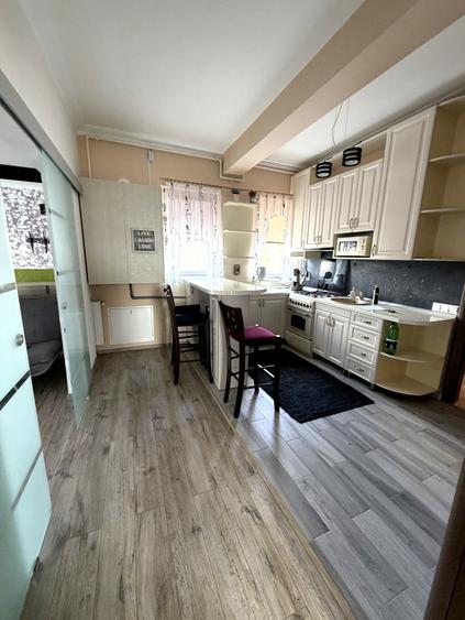 Apartament 3 camere de inchiriat, in zona Dealuri, Oradea