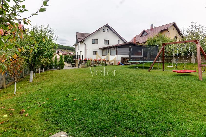 VAND/SCHIMB casa in Campenesti 1000 mp teren 270 mp utili 42 mp terasa