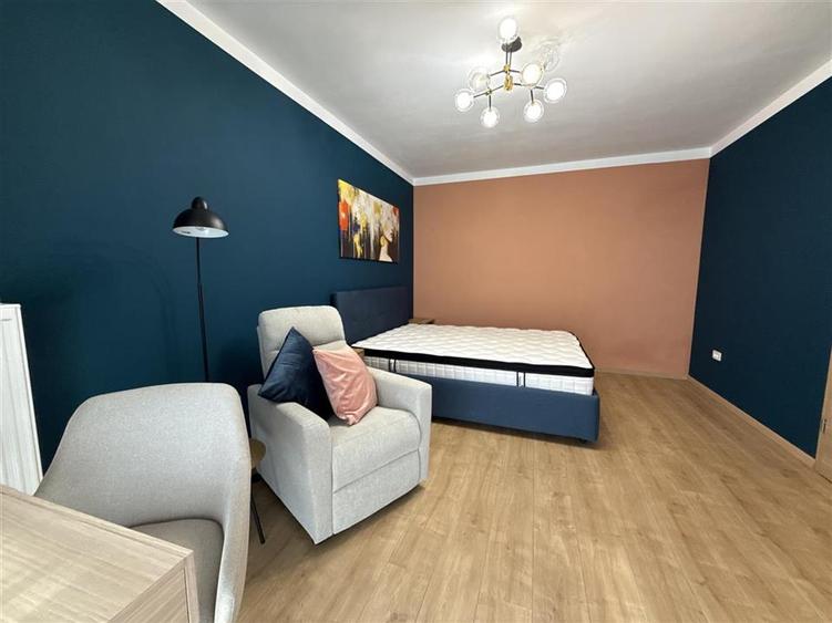 Apartament doua camere Pietonal Coresi Avantgarden ( Kasper )