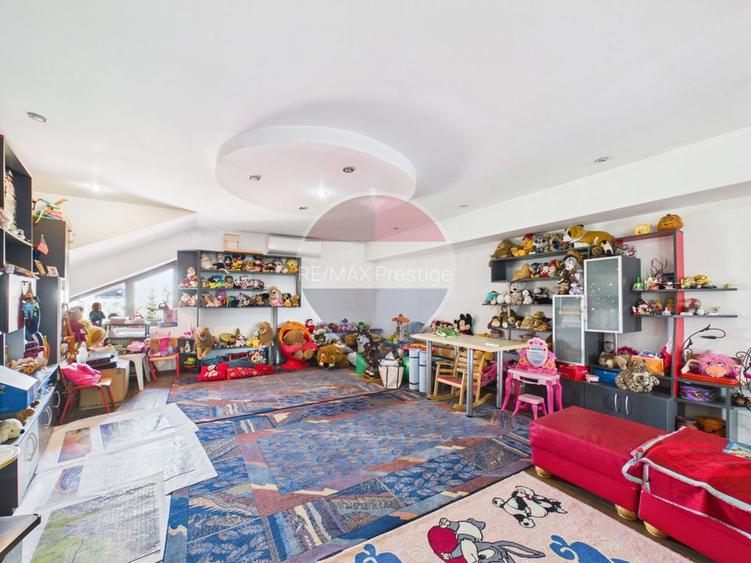 Vilă 10 camere + spațiu comercial | teren 1.300 mp | Otopeni 23 August
