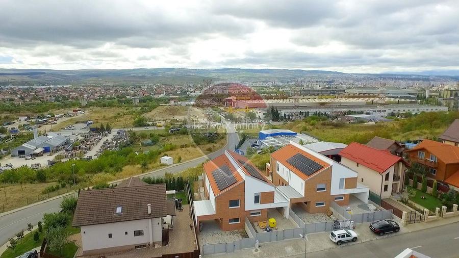 Duplex modern in Voronet, 136 mp utili, garaj si teren 325 mp
