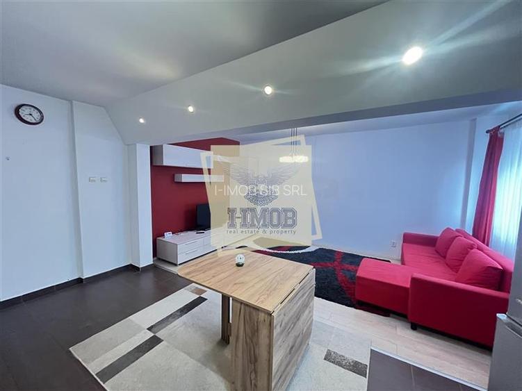 Apartament 3 camere 2 bai balcon si pivnita zona Terezian