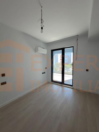 EXCLUSIVITATE Apartament PREMIUM CU VEDERE FRONTALĂ LA MARE – FALEZA NORD