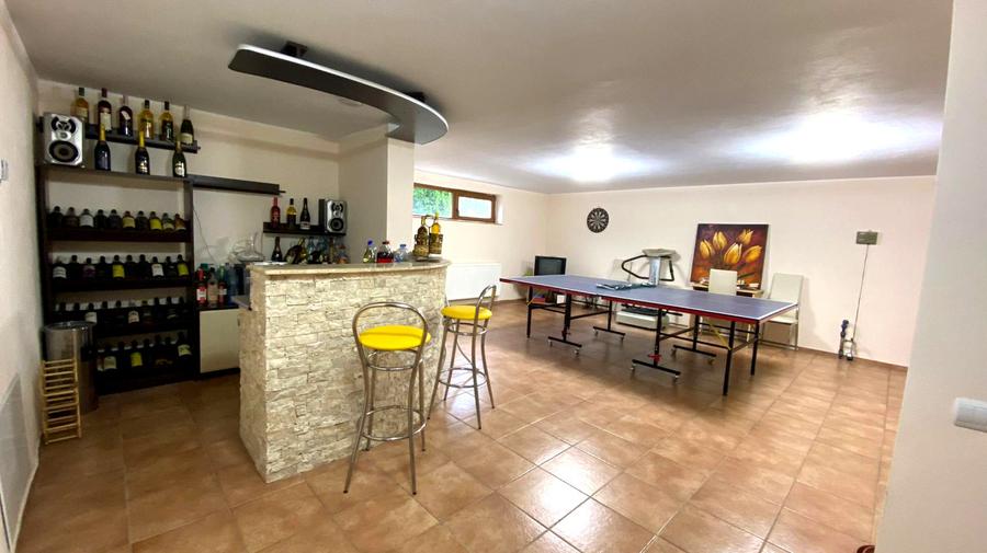 Casa D+P+1 Garaj dublu 2 Terase 925 mp Teren CETATE Kaufland Finisata Mobilata