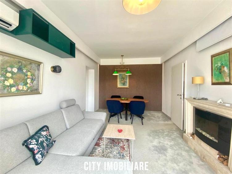 Apartament 3 camere, decomandat, parcare, Central.