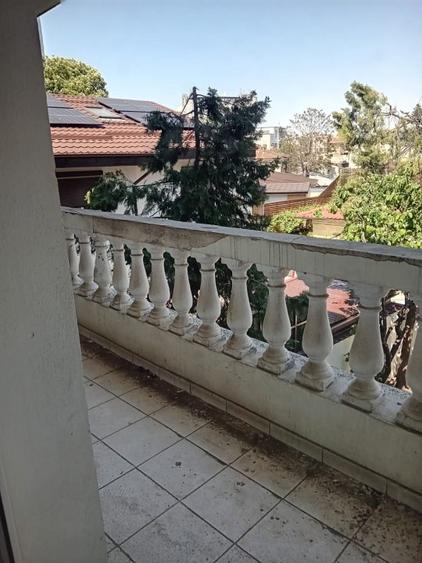 Vila spatioasa cu centrala si curte proprie - Parcul Carol
