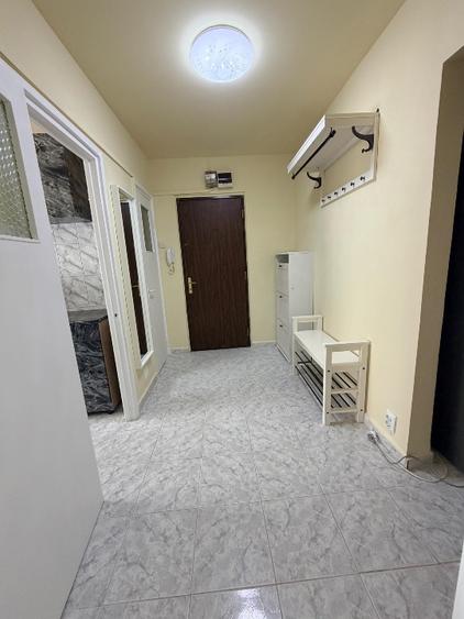 Proprietar vand apartament cu 3 camere,zona Berceni, 66 mp