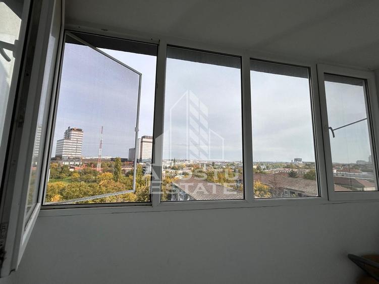 Apartament 3 camere, etaj intermediar cu centrala in Piata Marasti.
