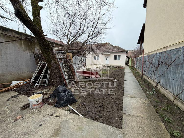 Casa cu 2 camere,centrala proprie, garaj,teren 350 mp ,zona Blascovici - 10