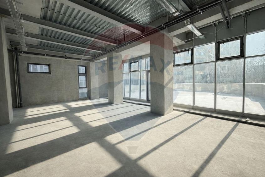 Spațiu comercial de închiriat în zona Boema Constanta 950mp