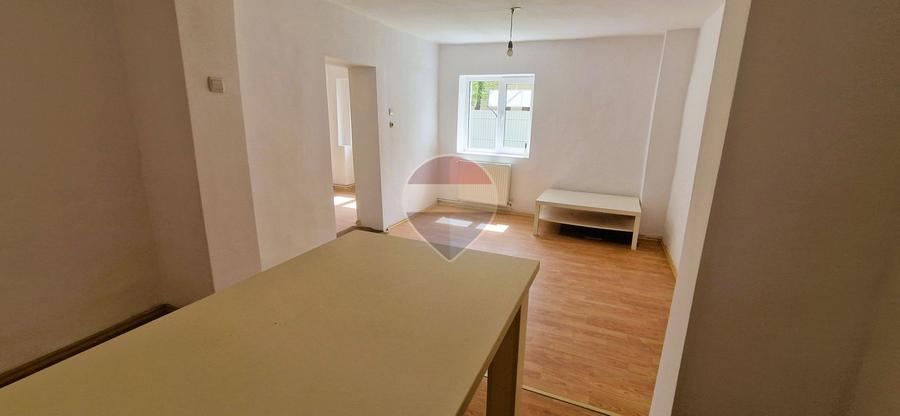 Casă la sol 4 camere cu teren de 299 mp, pret de apartament, zona Sega