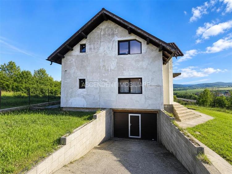 Constructie noua,elegant finisata si echipata,parc privat:1.500 mp, Persani, Bra - 11