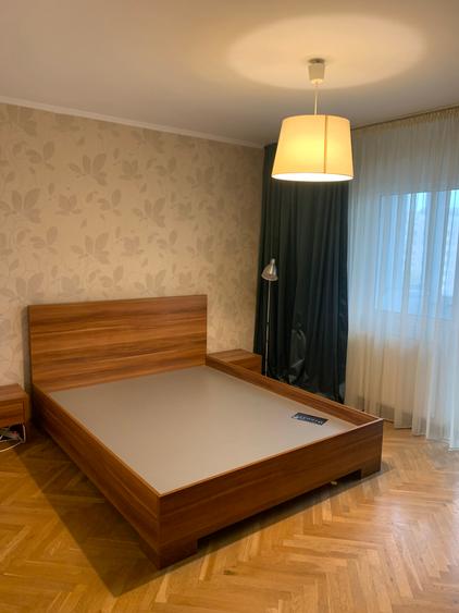 Apartament 4 camere Stefan cel Mare-TEI, loc parcare