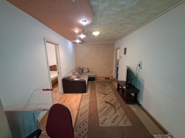 Apartament de 3 camere, etajul 1/4, zona Alexandru cel Bun