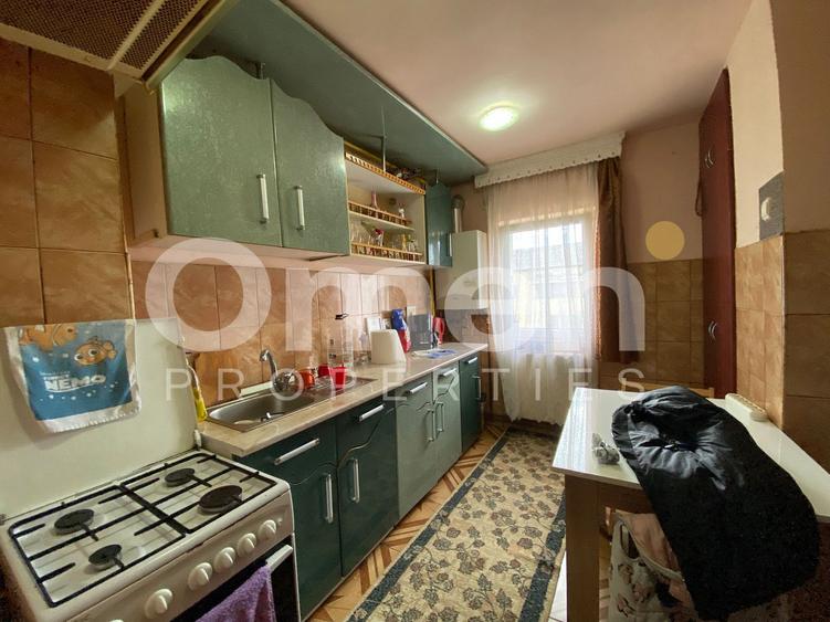 Apartament spatios cu 3 camere, zona Liana Bucovinei
