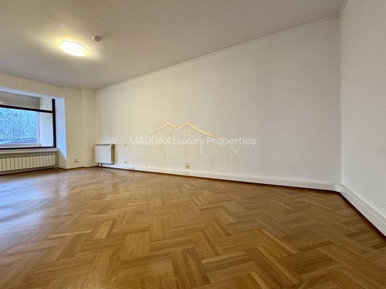 Vila centrala cu 13 camere *460mpu* + garaj // Dorobanți - 25