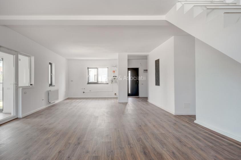 DOMNESTI - INTRAREA FOISORULUI, VILA 245 MP TOTAL, LOT 357 MP! - 36