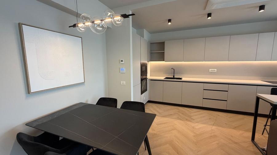 APARTAMENT DE INCHIRIAT CU 2 CAMERE  // Pet friendly//100 METRI METROU