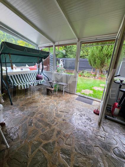 JUMĂTATE DE DUPLEX DE VÂNZARE , 140 MP UTILI-LA 2 MINUTE DE PÂRTIA SORICA AZUGA