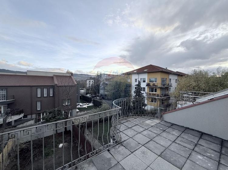 Casă / Vilă de închiriat în  Buna Ziua