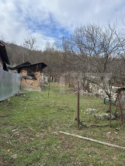 Casa cu 3 camere, zona Isvarna