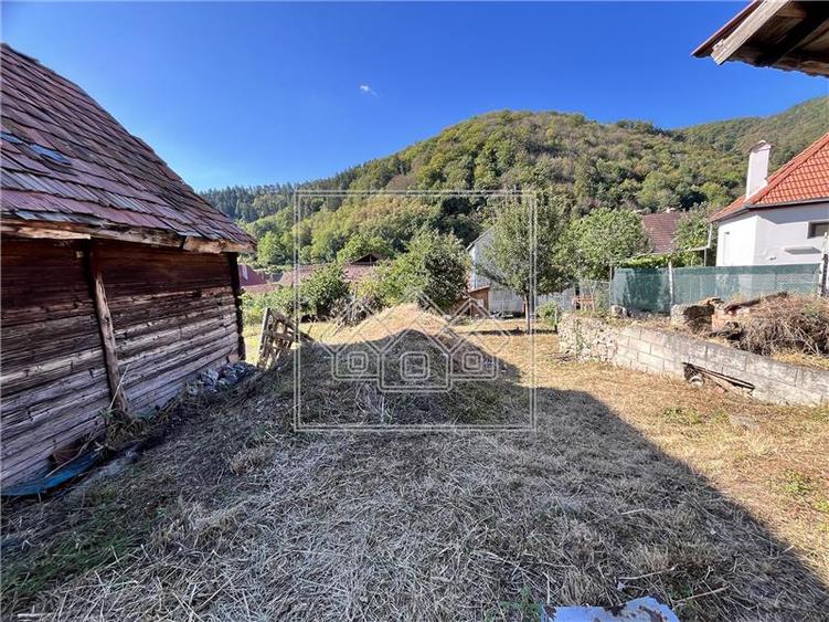 Teren intravilan in Saliste, 295 mp - intravilan - cu utilitati